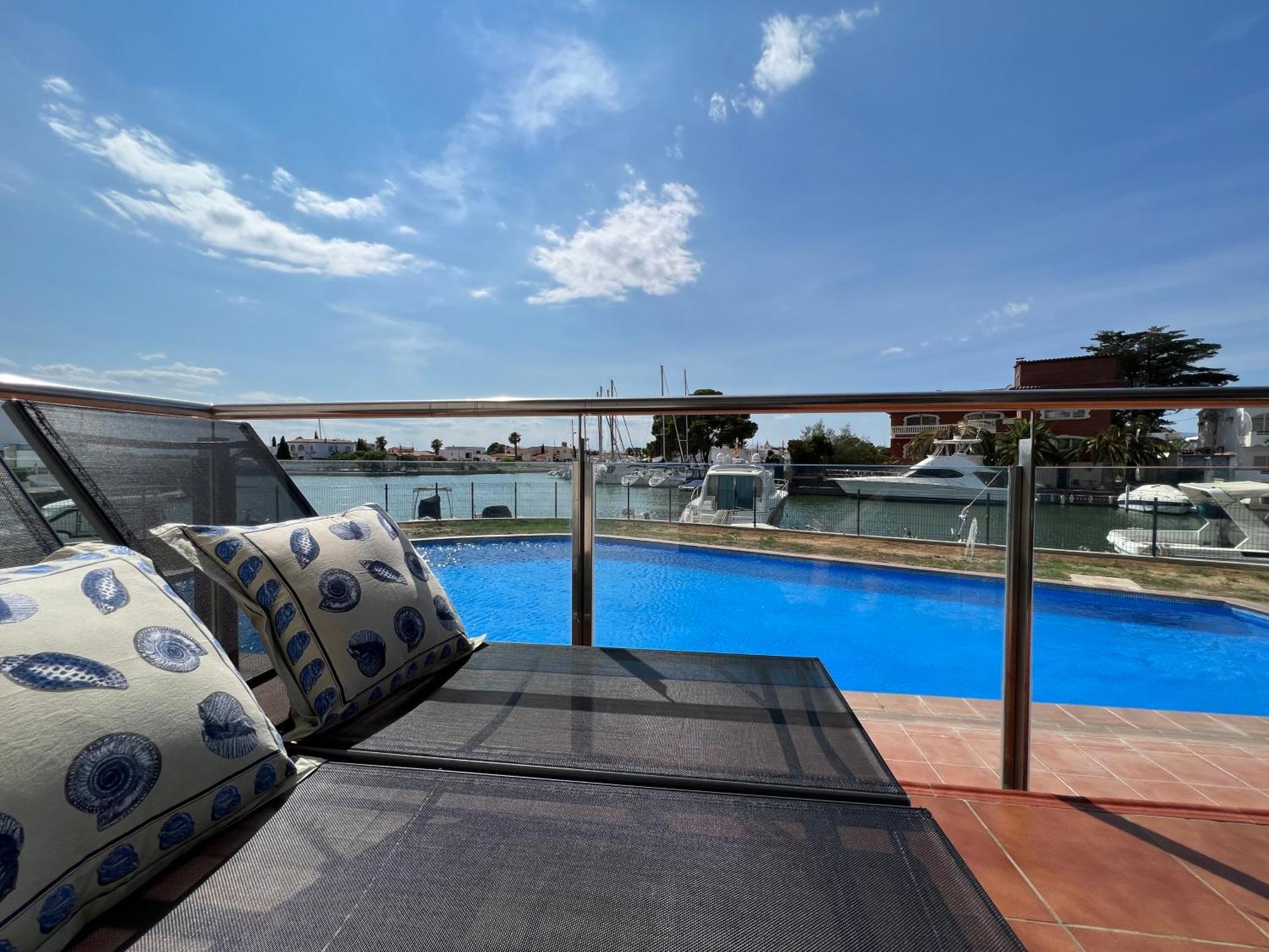 Blau Apartamento Frente A Los Canales Y Las Puestas De Sol De 로지즈 외부 사진